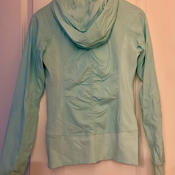 Lululemon - Picture 3 of 3